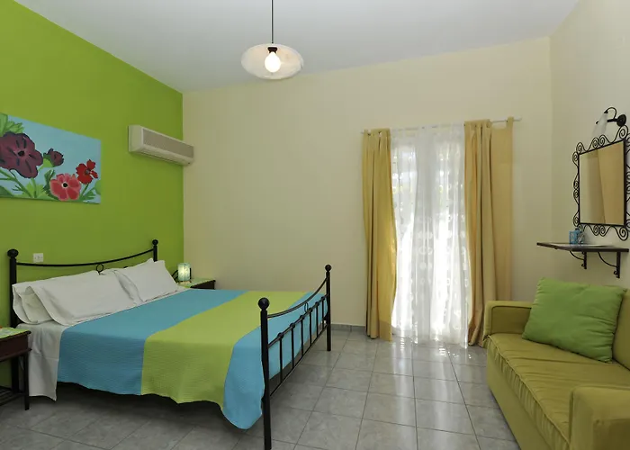 Fragoulis Village Aparthotel Parasporos