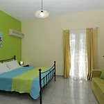 Fragoulis Village Aparthotel Parasporos