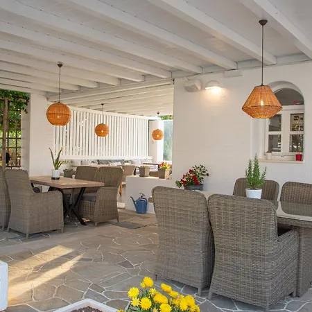 Fragoulis Village Aparthotel Parasporos