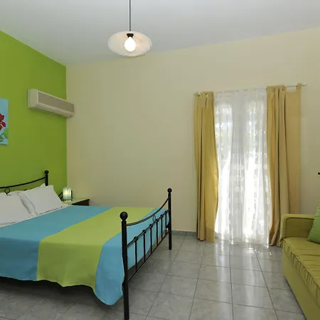 Fragoulis Village Aparthotel Parasporos