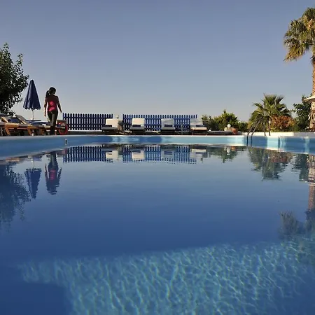 Ξενοδοχείο με διαμερίσματα Fragoulis Village Παράσπορος
