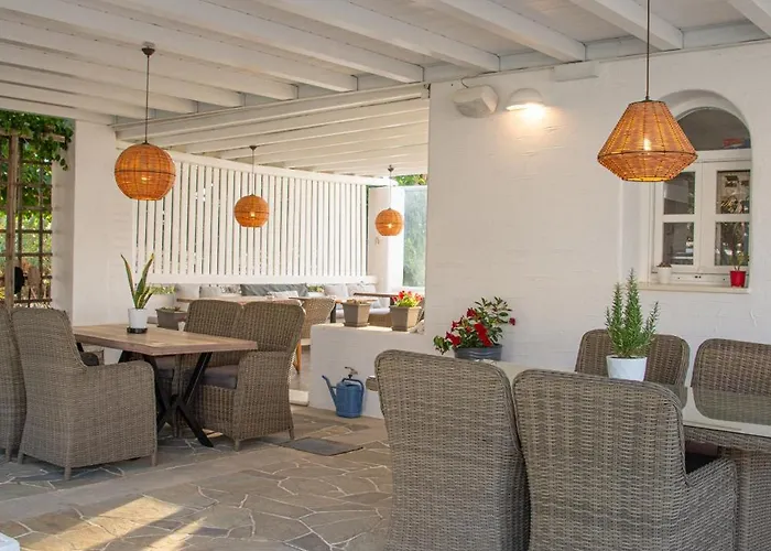 Fragoulis Village Aparthotel Parasporos